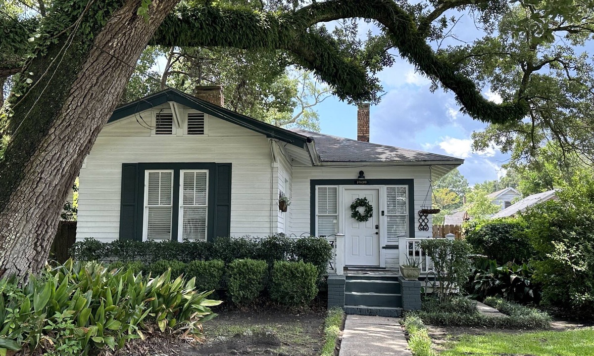 Mobile House | Charming Historic Midtown Home - top rental property in Mobile!