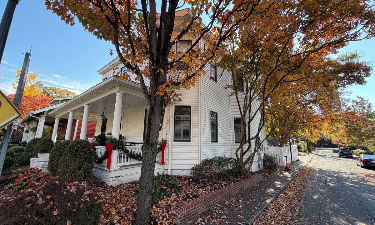 Charlotte Center City House | Charming & Spacious Historic Charlotte Home- in the heart of the city