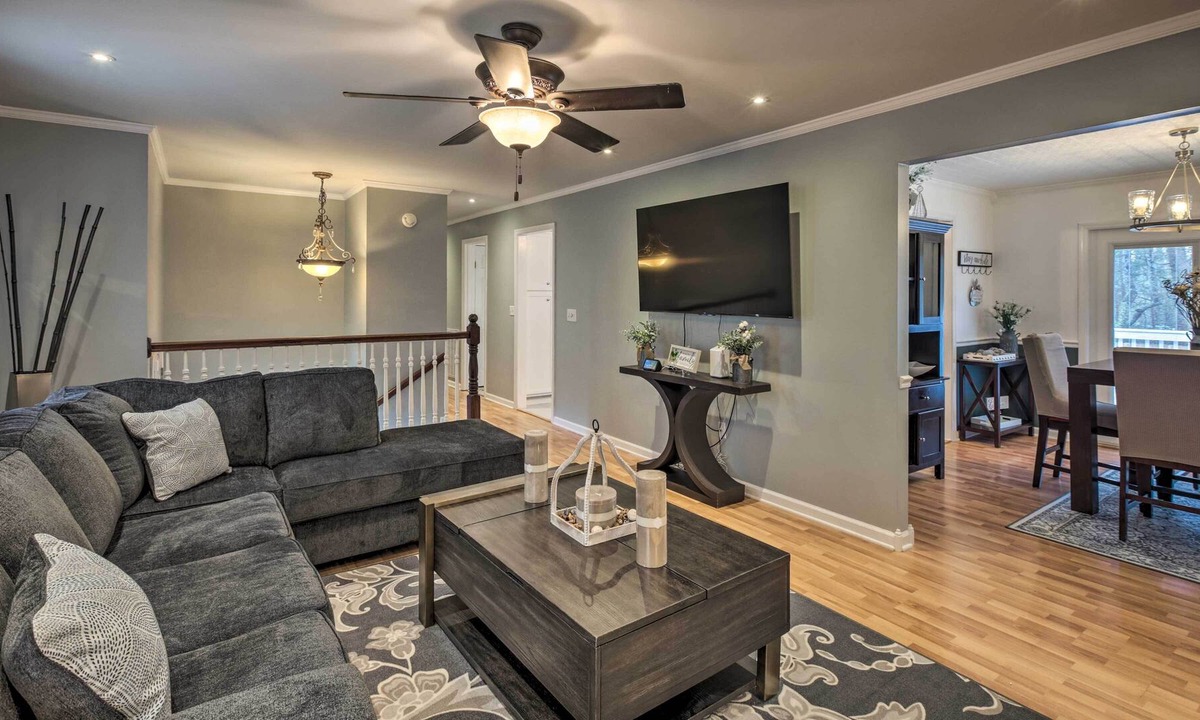 East Brainerd House | Chattanooga House Rental w/ Private Backyard!
