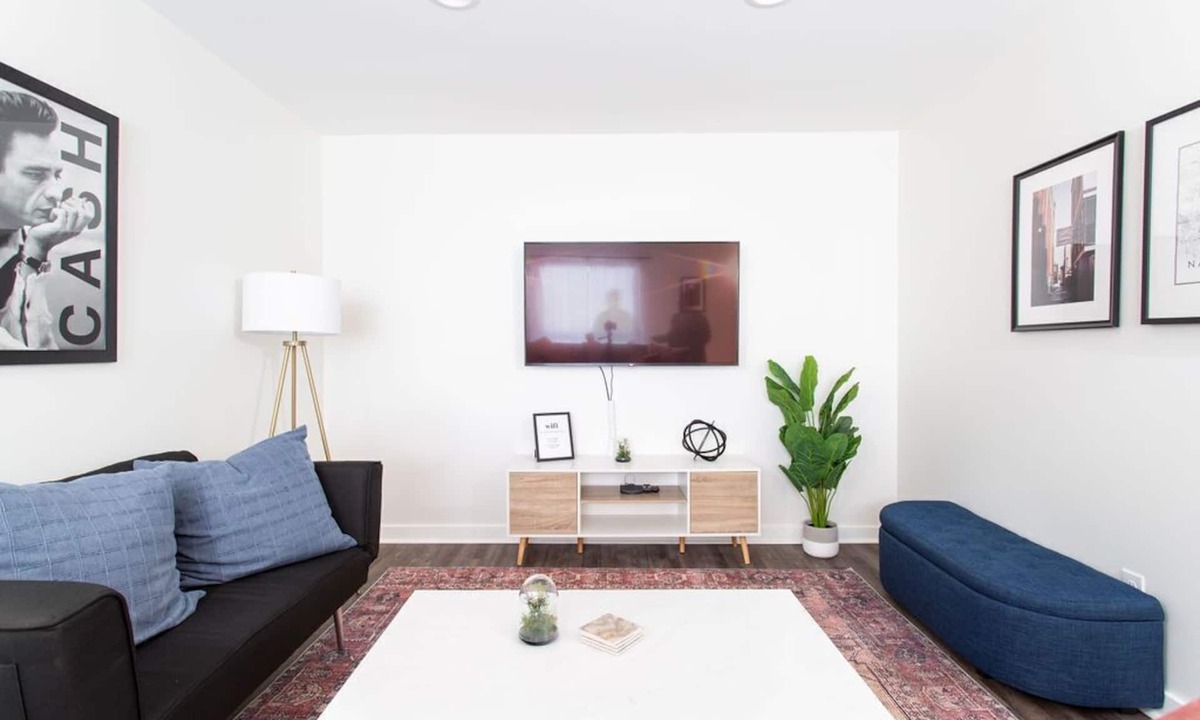 North Capitol Condo | City Condo with Outdoor Pool Near Broadway