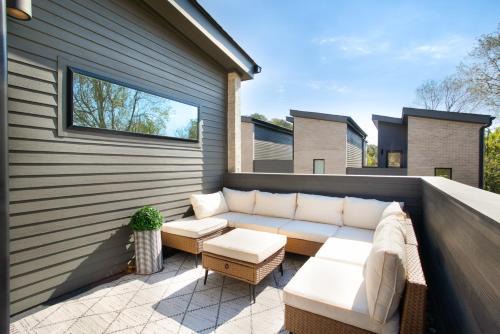 Knoxville House | Cityscape Townhouse Near Market Square Downtown