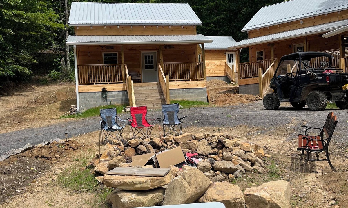 Rogersville Cabin | Clinch Mountain Reserve Cabins #2 & #3. 2-Cabin getaway near Rogersville, TN.