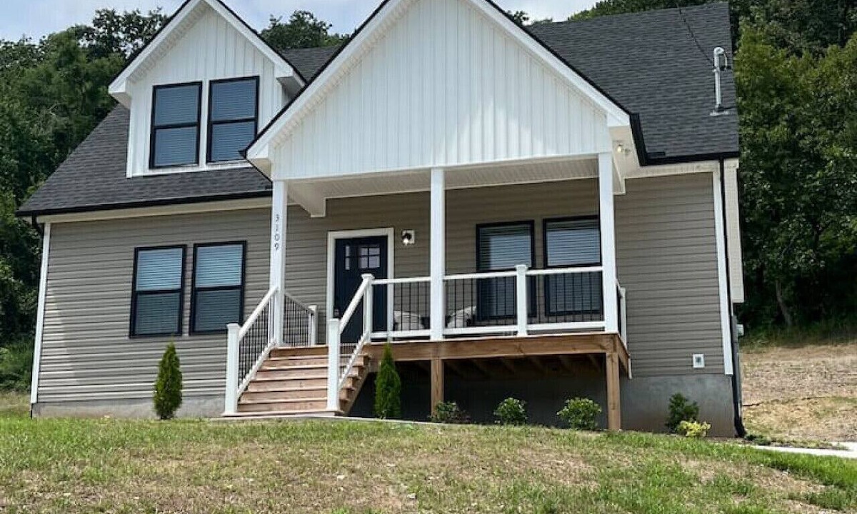 Greenway House | Close to UT, Downtown Knoxville & Smokies Baseball