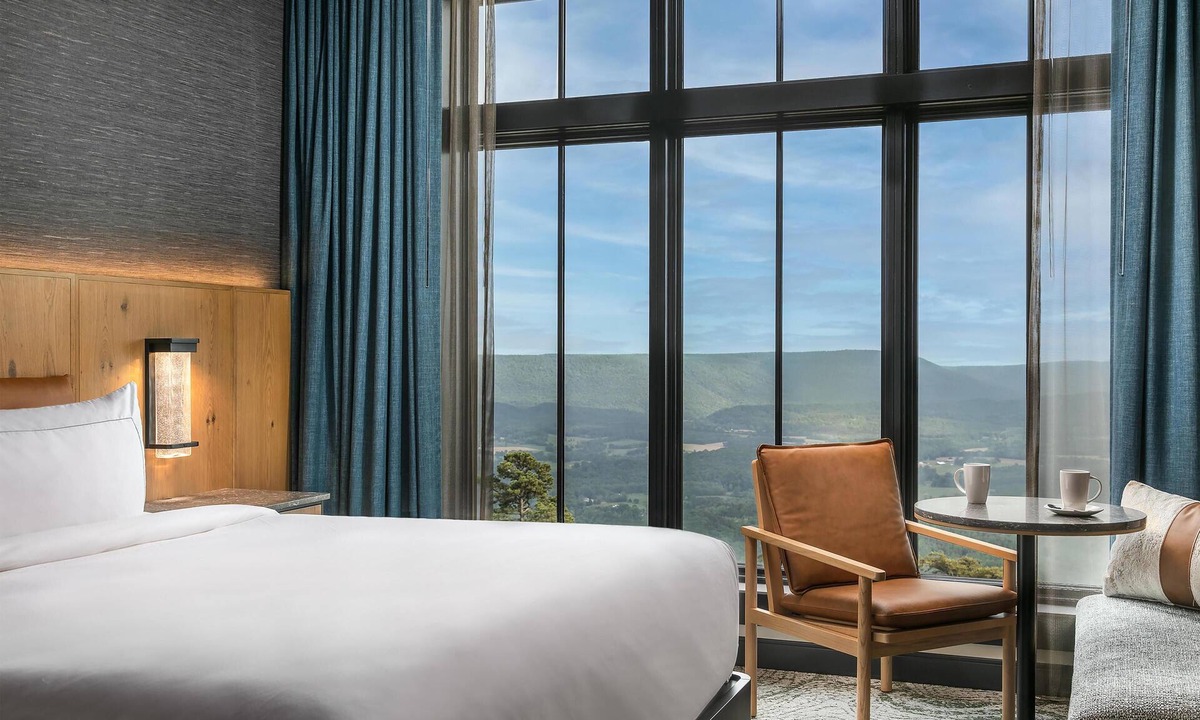 Rising Fawn Resort | Cloudland at McLemore Resort Lookout Mountain, Curio by Hilton