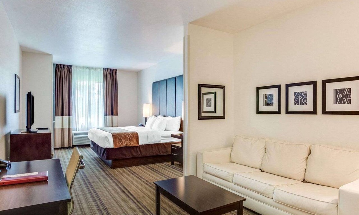 Mandeville Hotel | Comfort Suites Mandeville - Covington