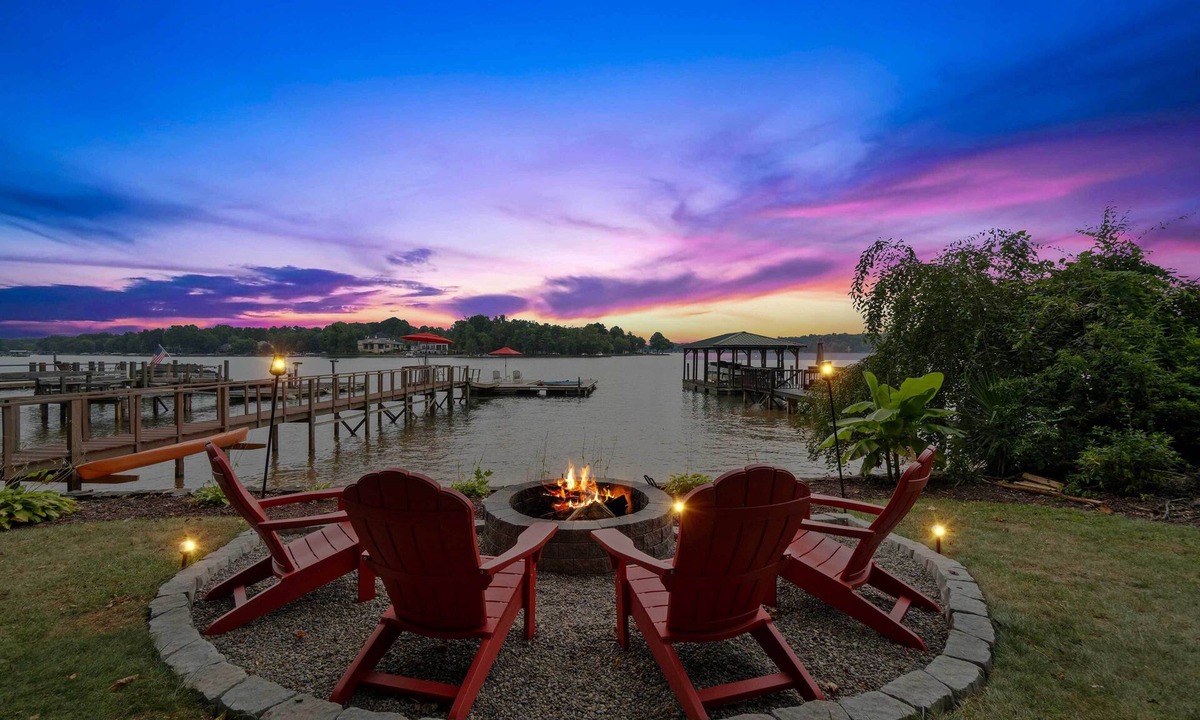 Mayhew House | 'Commodore Bay’ Waterfront Home on Lake Norman!