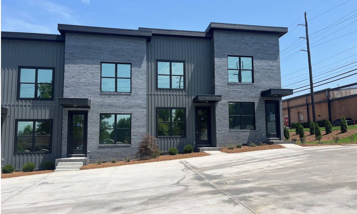 Dalton Condo | Corporate Condo 2BR , Fast WiFi , Week&Month Stay