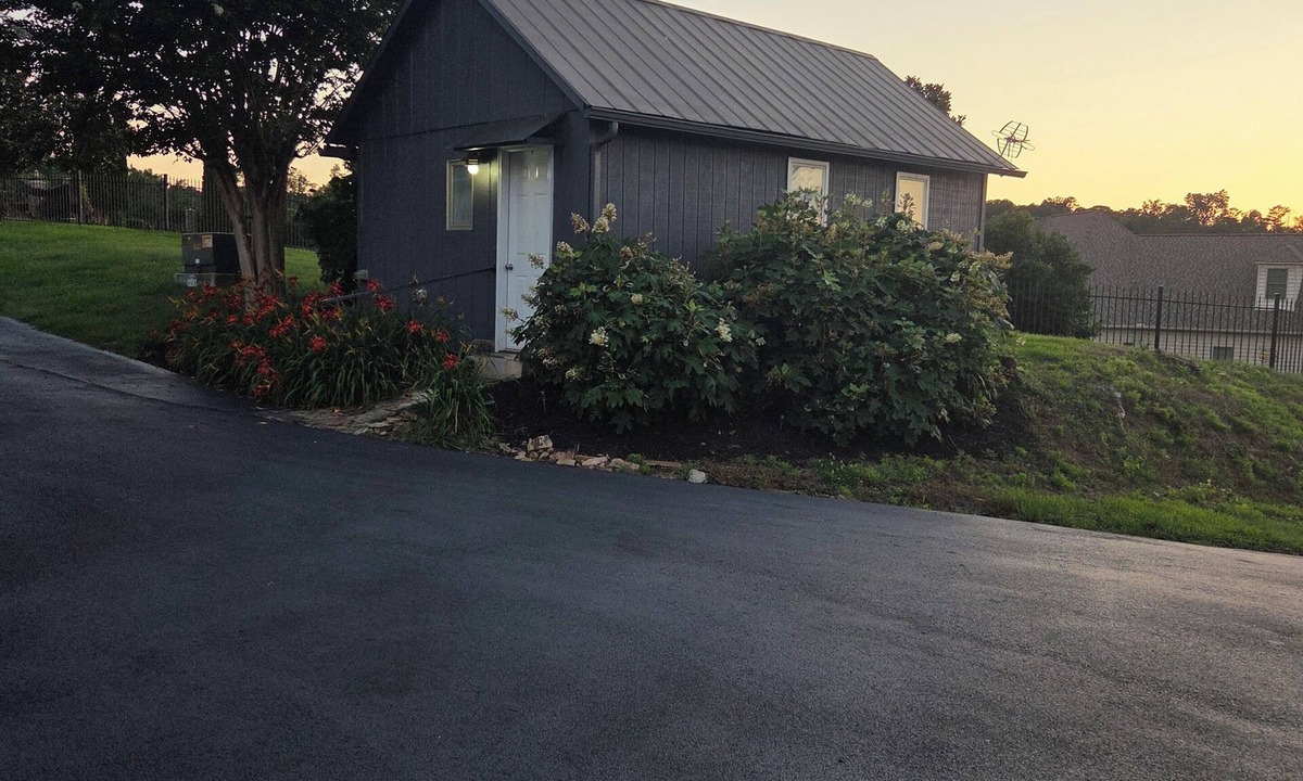 Lenoir City Apartment | Cozy 1-bedroom studio in tranquil Lenoir City with AC DOCK AND LAKE ACCESS