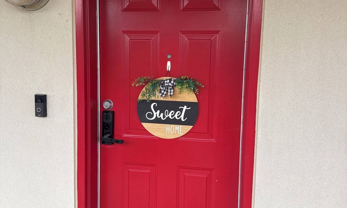 Bluff City Condo | Cozy 2-bedroom condo in beautiful Bristol with AC and gym access