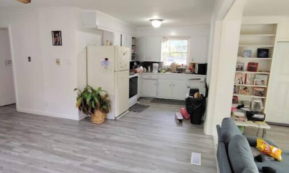 Lancaster House | Cozy 3-bedroom home w pool