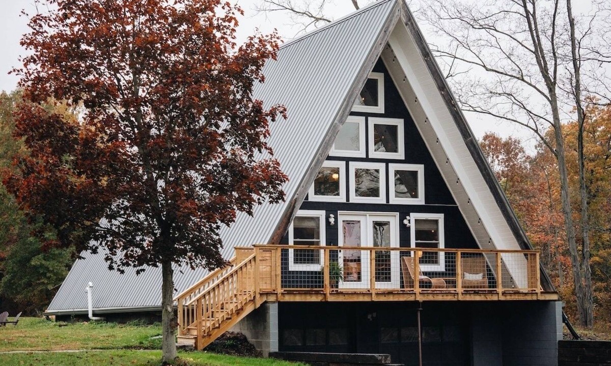Bristolville Cabin | Cozy A-Frame Getaway Minutes from Nelson Ledges