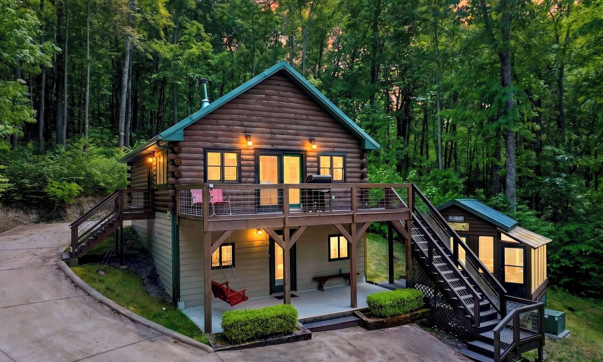 Lake Toxaway Cabin | Cozy Cabin + Bunks | Porch + Firepit | Waterfalls + Brevard | The Hearthwood