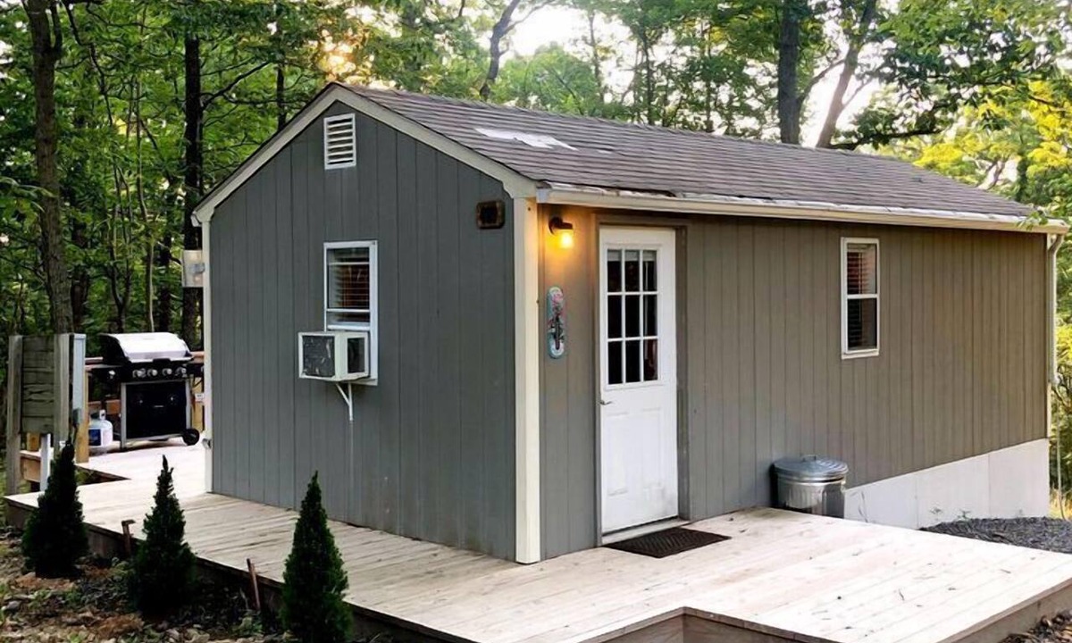 Mathias Cabin | Cozy Tiny House for a Peaceful Escape near Lost River, West Virginia