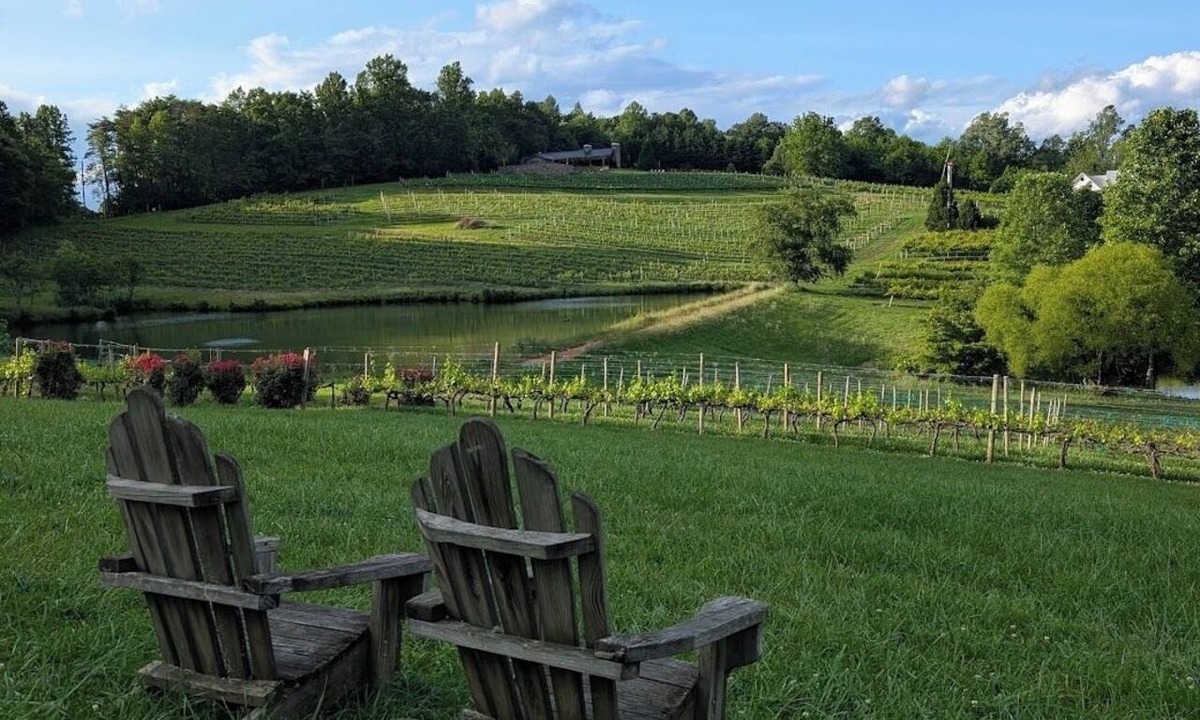 Young Harris Cottage | Crane Creek Vineyards- Cozy Vineyard Cottage