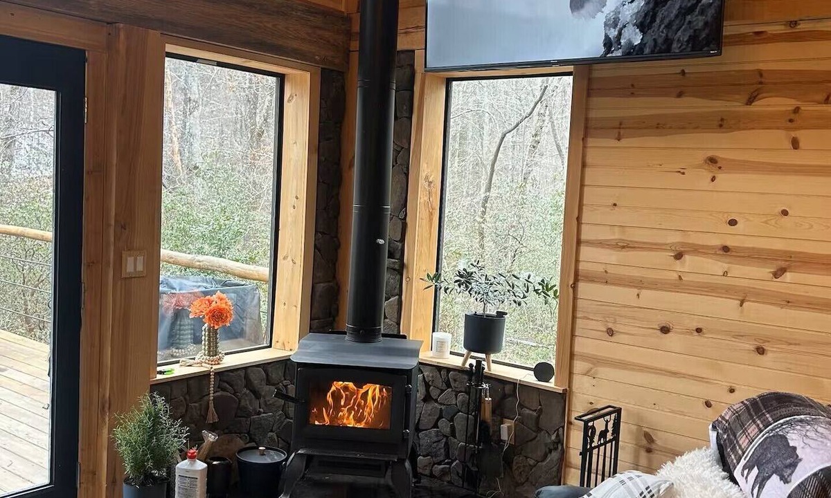 Soddy-Daisy Cabin | Deer Creek Cabin, 2 bedroom cabin surrounded by nature, very peaceful & tranquil