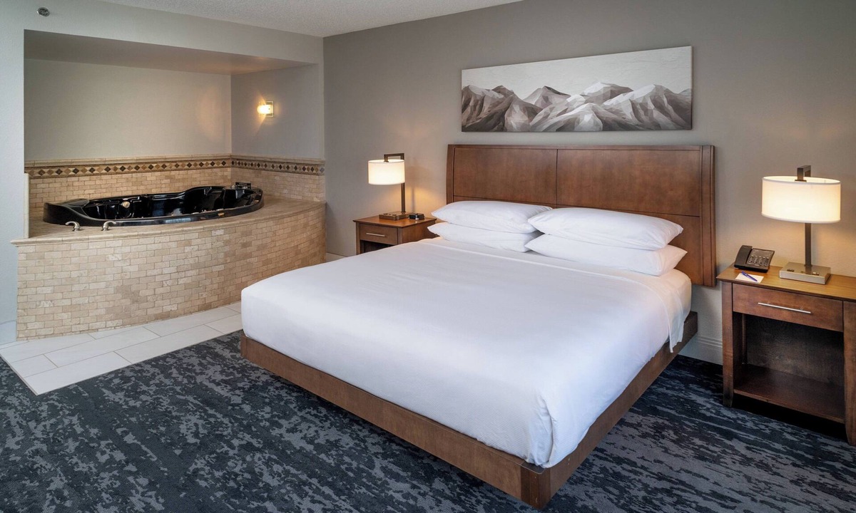 Barboursville Hotel | Delta Hotels by Marriott Huntington Mall