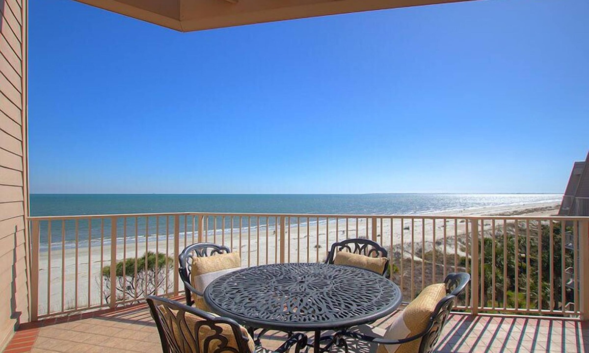Beach Lagoon Condo | Destination Vacation HHI: Luxury Oceanfront 4-BR Penthouse Villa in Sea Pines