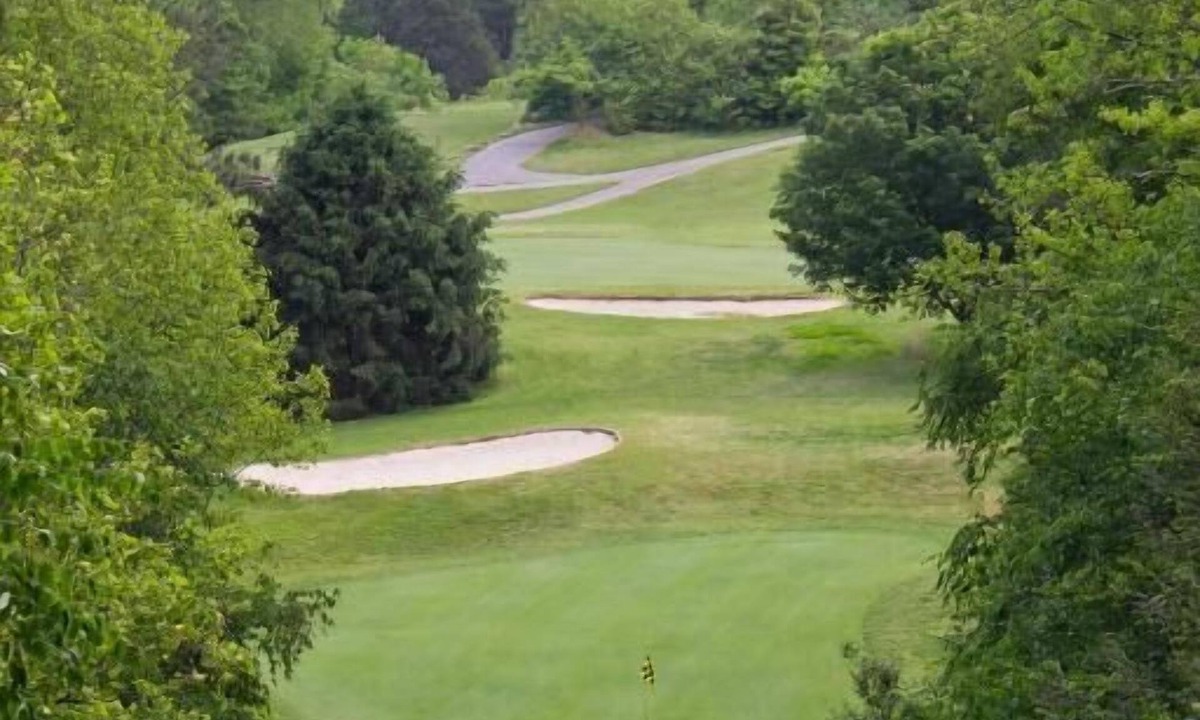 Pittman Center Villa | Diamond Resorts Bent Creek Golf Village - 1 Bedroom Accessible Roll-in Shower