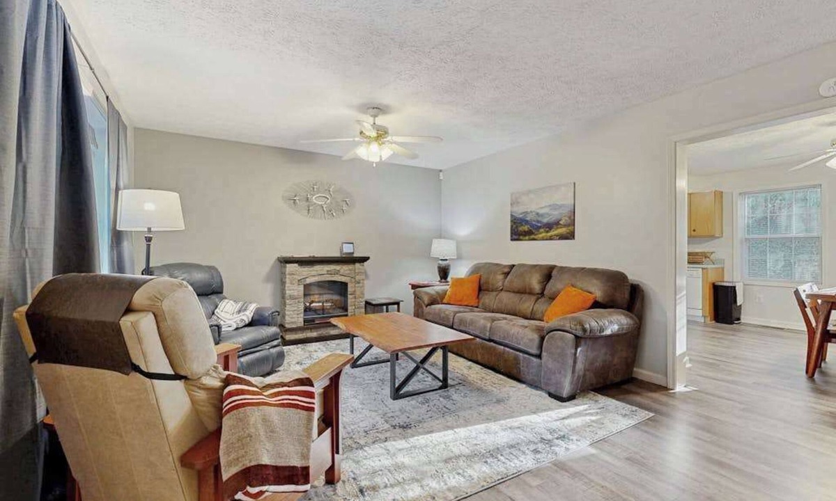 Waynesville House | Dog-friendly mountain home with central AC, pool access, mountain view, and W/D