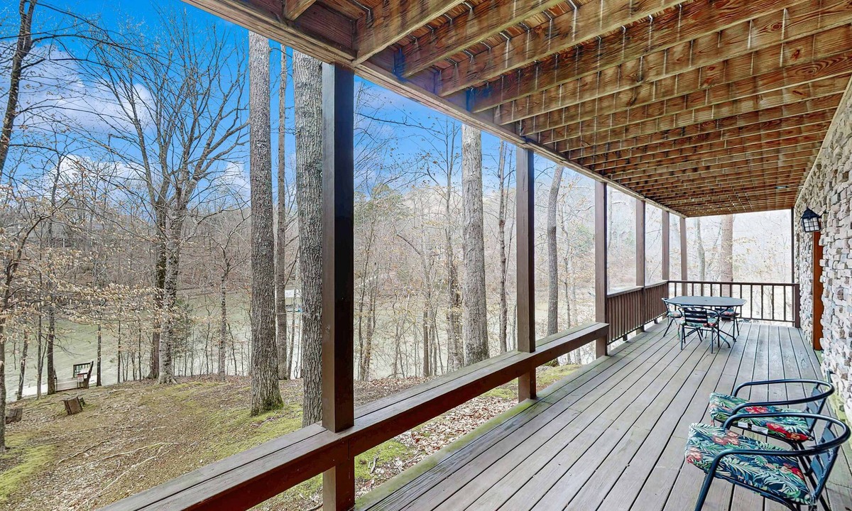 Tazewell Cabin | Dog Welcome Lake Home, Sleeps 15, Floating Dock