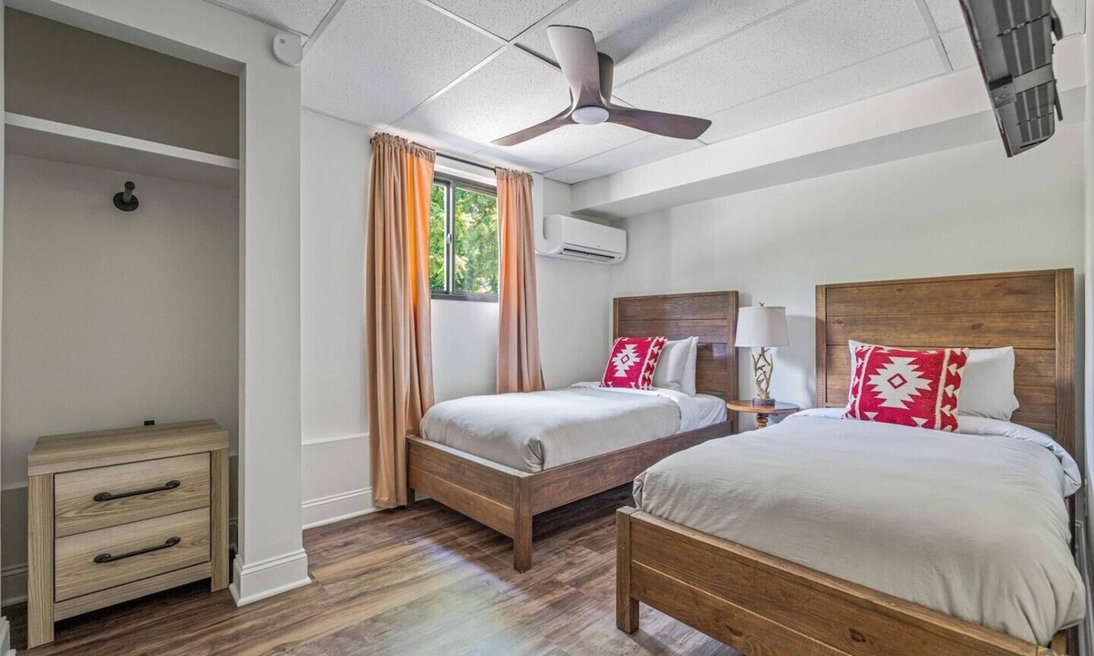Charlotte Street Apartment | Double Twin Bed Suite