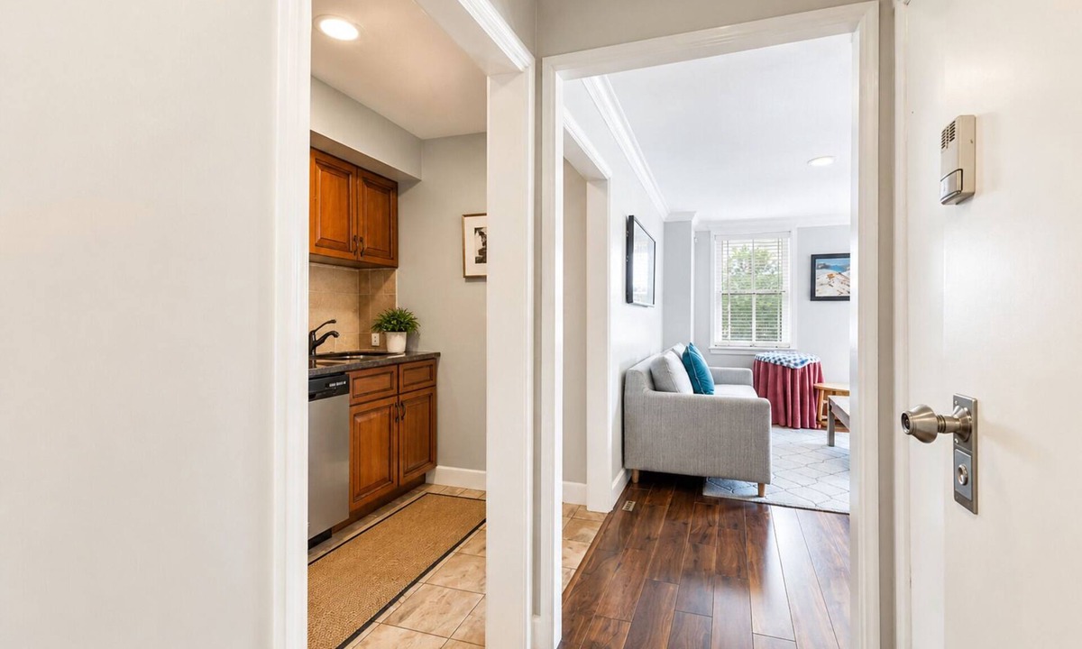 SoNo Condo | Downtown Atlanta 1BR Condo on 24th Floor with Balcony, Walk to Stadium