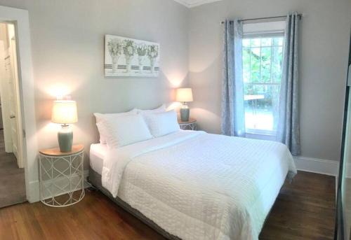 Newton House | Downtown Gem- Walking Distance to Newton Square