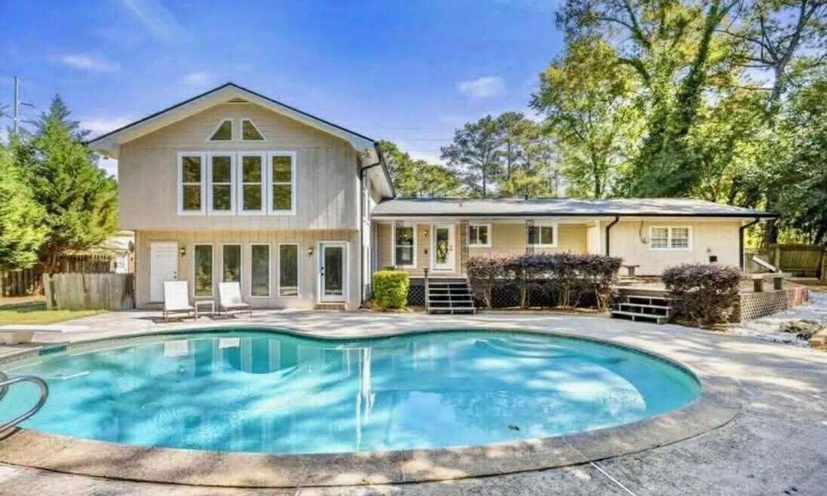 Dunwoody House | Dunwoody Home ideal for World Cup base!