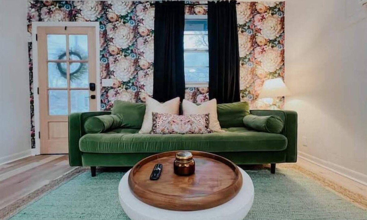 Lockeland Springs House | East Nashville Oasis + Mini Golf Patio — DREAMI STAYS