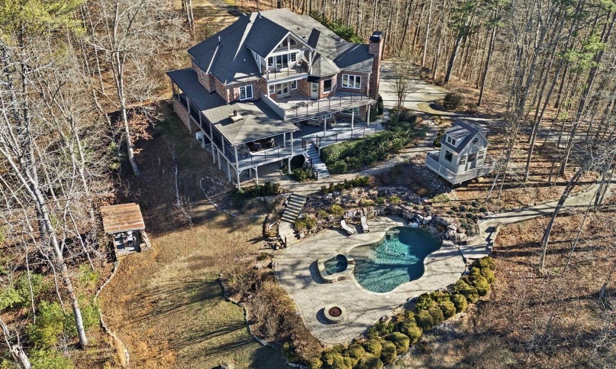 Dawsonville House | Eden's Ridge [Full Estate Rental]