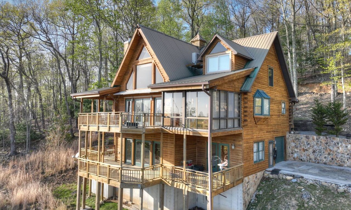 Morganton Cabin | Endless mountain view 5-bedroom cabin with hottub/firepit. Tranquil private
