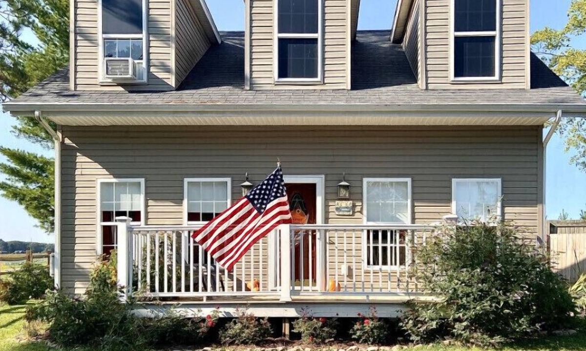 North Glade Hills House | Enjoy Deep Creek Lake and Cozy House situated on a quiet cove