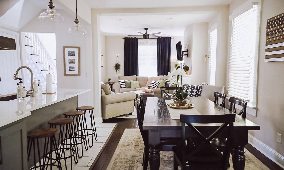 Walnut Hills House | Entire House, Great Location, Stylish decor!