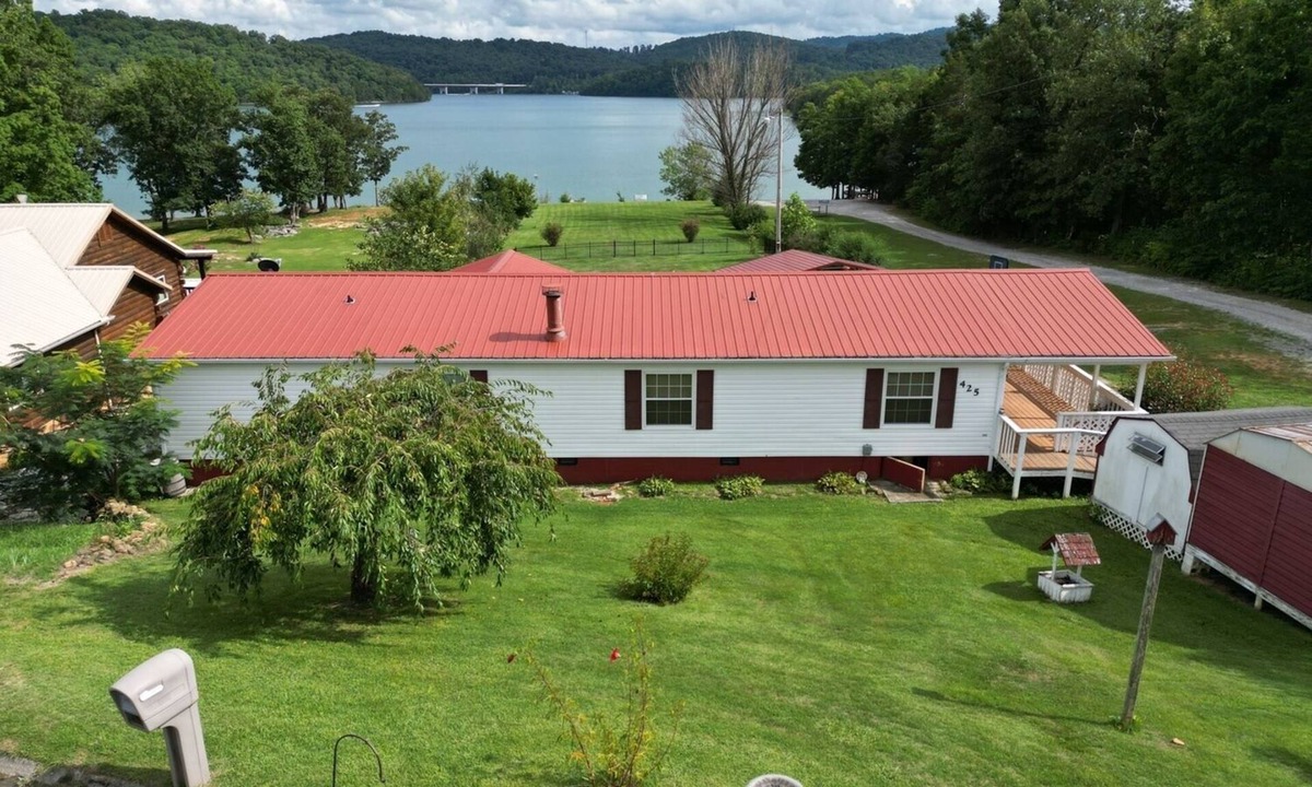 Sharps Chapel House | EZ 2 the Lake-Norris Lake front with rare flat lot. Notice-low water see below