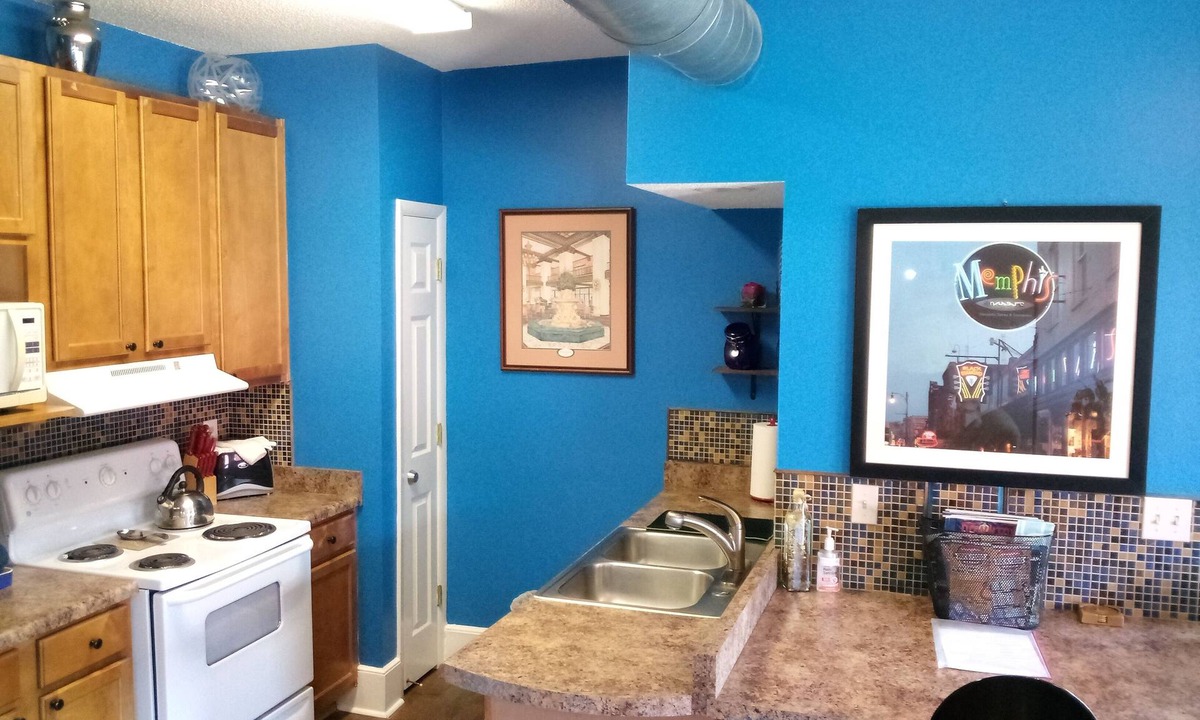 South Main Historic District Condo | Fabulous cozy downtown condo!