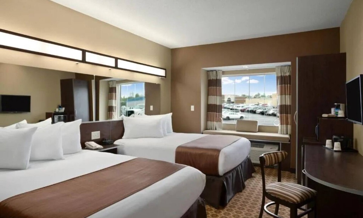 White Hall Hotel | Fairmont Find: Budget-friendly Room With Free Breakfast and Free Parking