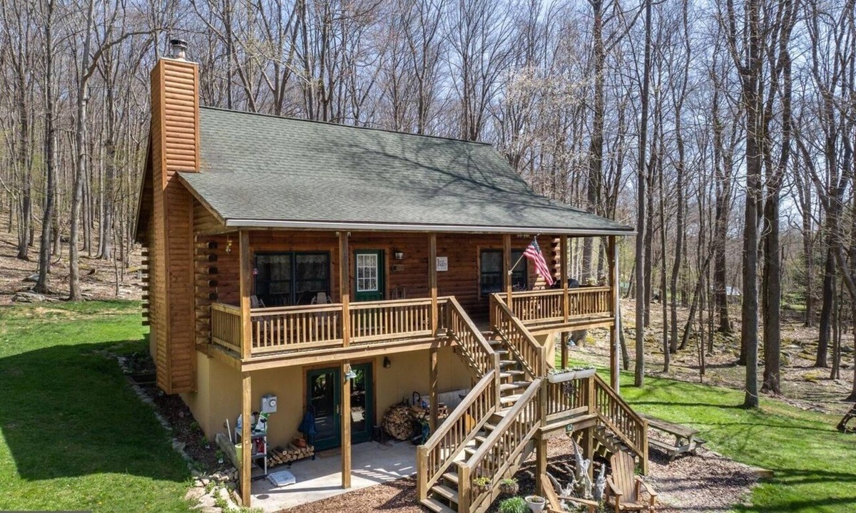 Swanton Cabin | Family and Dog Friendly Cabin in the woods, firepit, walk to state park & beach