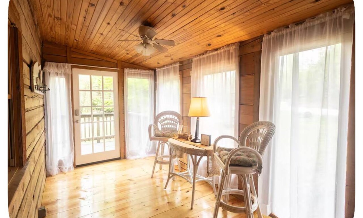 Burnside Cabin | Family Cabin Near Lake Cumberland Relax, Explore & Unwind