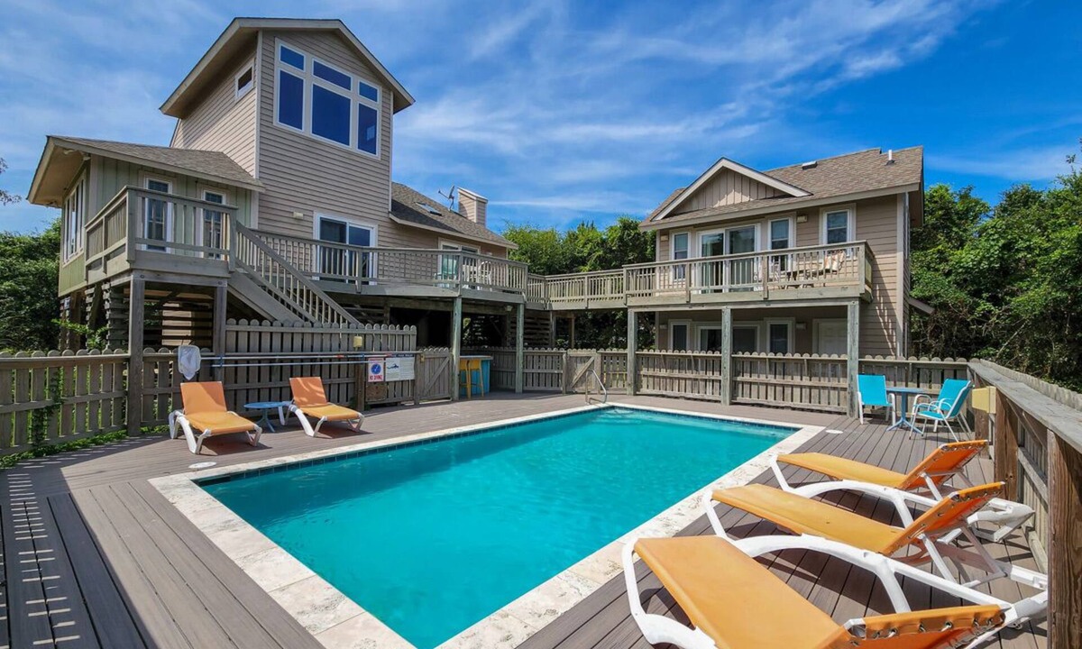 Southern Shores House | Finis Terre - Enjoy Unique Relxation at this wonderful beach home with panoramic ocean views!