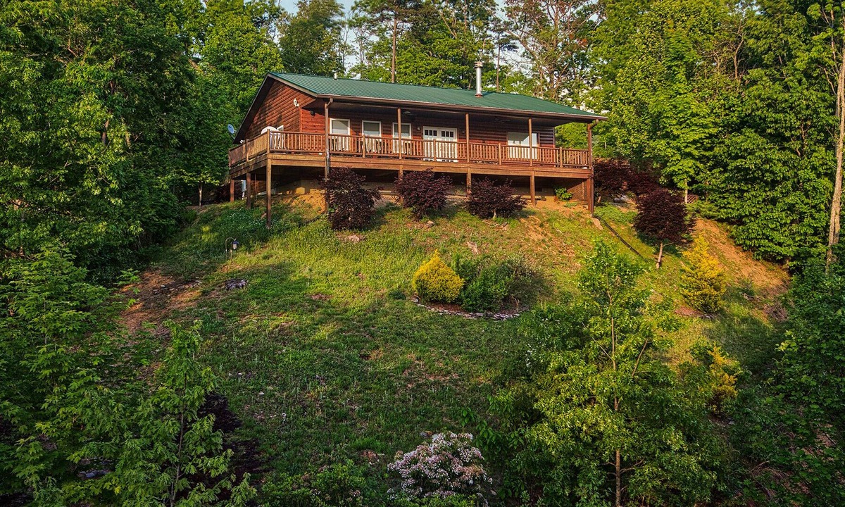Bryson City Cabin | Fontana Lake View cabin