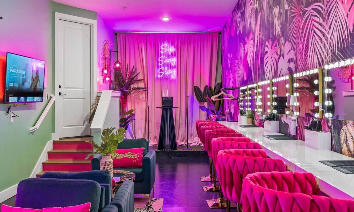 McFerrin Park House | Glam Room+Karaoke Bachelorette Downtown Nashville