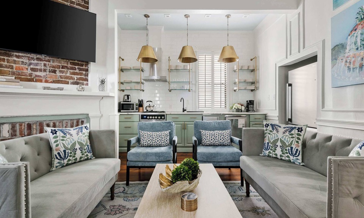Cannonborough Elliotborough House | Grand 18bd House w Luxury Finishes + Gym + Parking