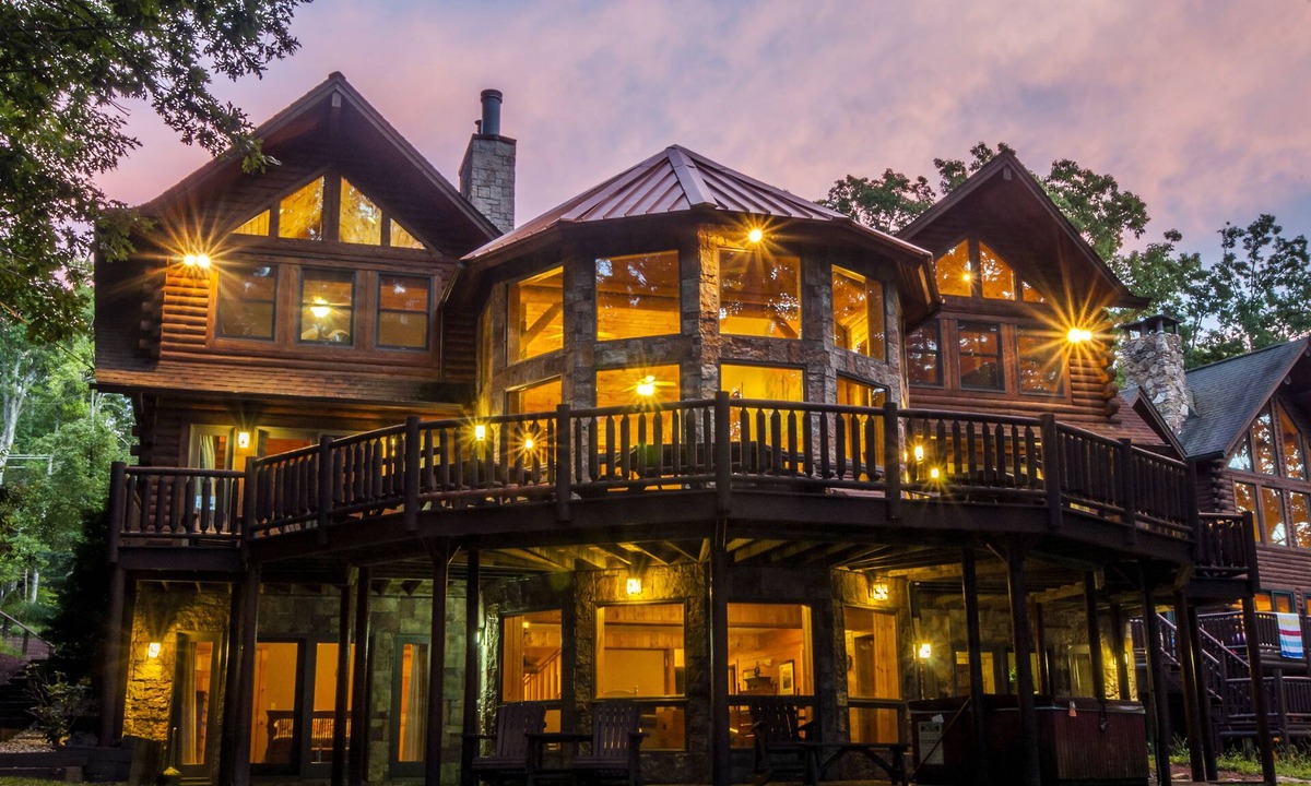 Thayerville House | Grand Chestnut Lodge | Lakefront w/Game Room, Hot Tub & Dock!