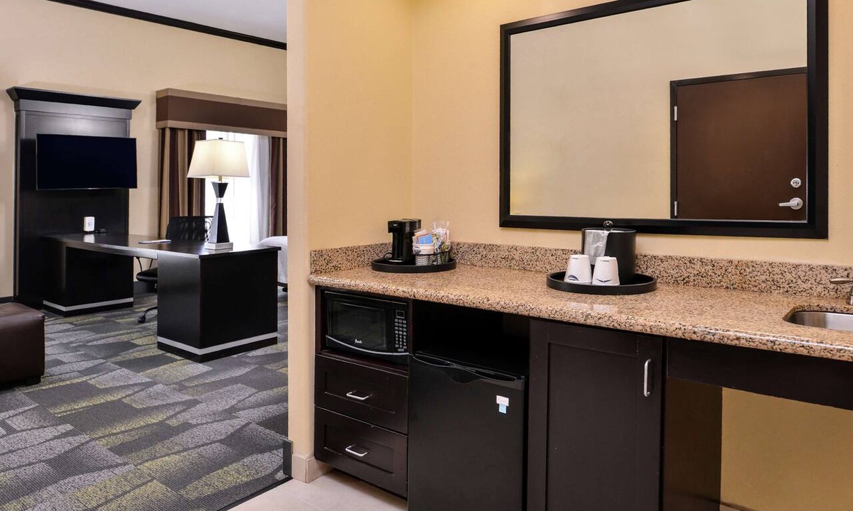 Big Spring Hotel | Hampton Inn & Suites Big Spring