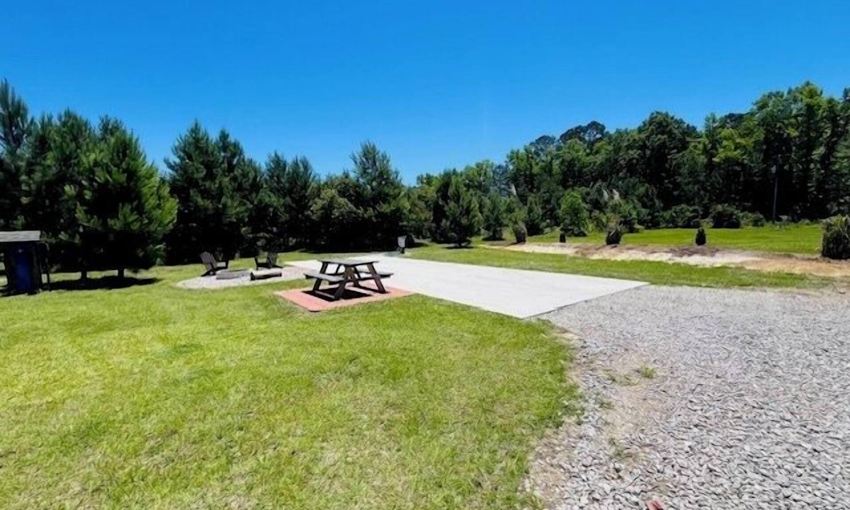 Conway RV Rental | Happy Hen RV Site 2 on Private Estate