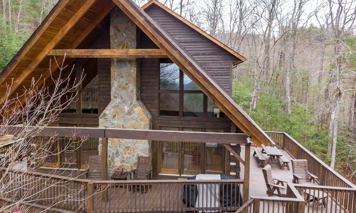 Deep Gap Cabin | Happy Trees Cabin: Pet Friendly Spacious Cabin with Pool Table 15min to Boone!