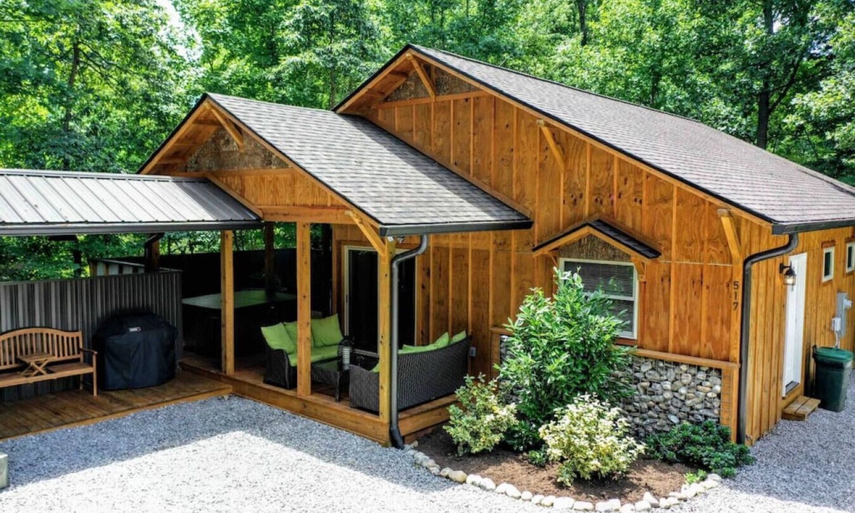 Black Mountain Cabin | HarmonyHouse @BlackMountain - Close to it all!