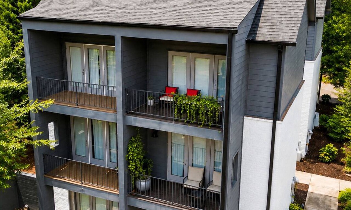 Northside House | Heart of Northshore Townhouse