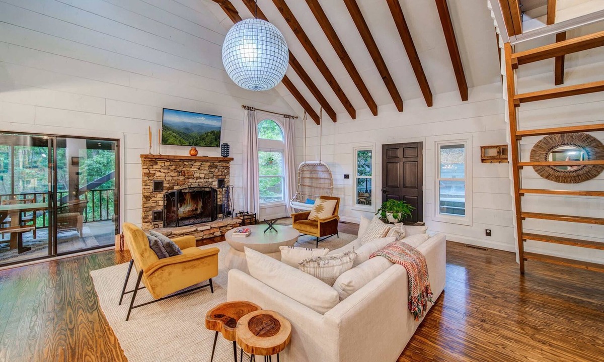 Big Canoe Cabin | Heavenly mountain escape in Big Canoe! Golf & Lake