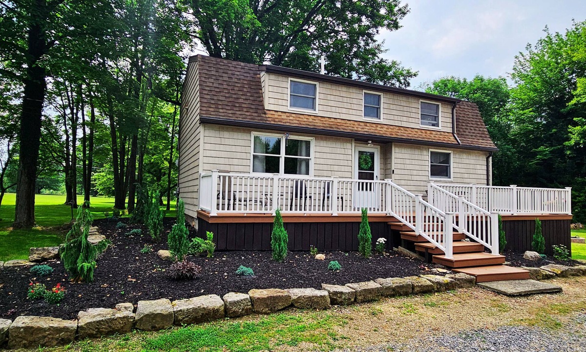 Pymatuning South House | Hemlock Hideaway - Cozy Lake Cabin Near Pymatuning